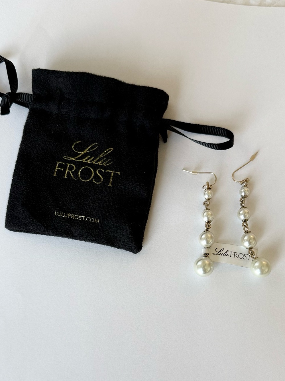 Lulu Frost • Graduated Pearl Drop Earrings - NWT - Picture 3 of 5